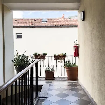 Arco Della Pace Charm شقة *